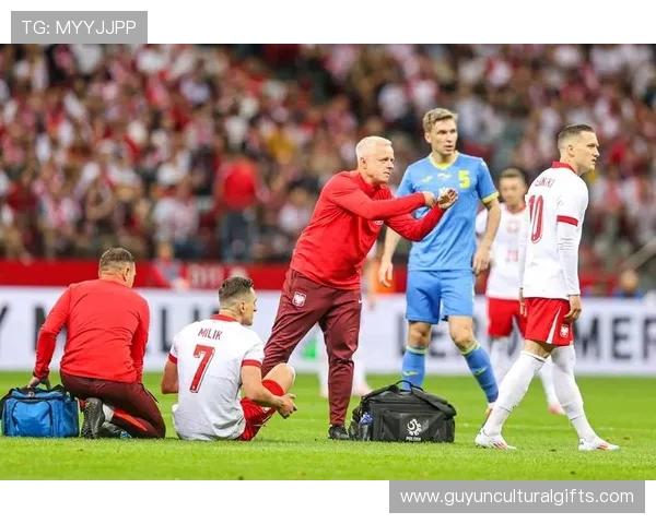 波兰公布10月世预赛大名单 莱万领衔皮扬特克基维奥尔等球员在列 波兰公布10月世预赛大名单 莱万领衔皮扬特克基维奥尔等球员在列