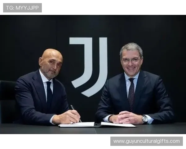 纹身师谈斯帕莱蒂执教尤文:这只是职业选择而非对那不勒斯的背叛 纹身师谈斯帕莱蒂执教尤文:这只是职业选择而非对那不勒斯的背叛