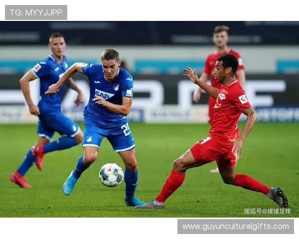 霍芬海姆上半场2-0领先海登海姆 展现强势攻防表现 霍芬海姆上半场2-0领先海登海姆 展现强势攻防表现