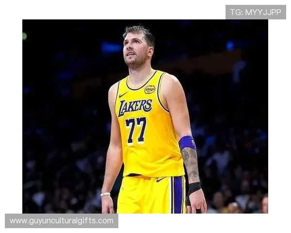 原创周最佳球员诞生,东契奇创神级纪录!勇士2签1裁,浓眉交易新进展